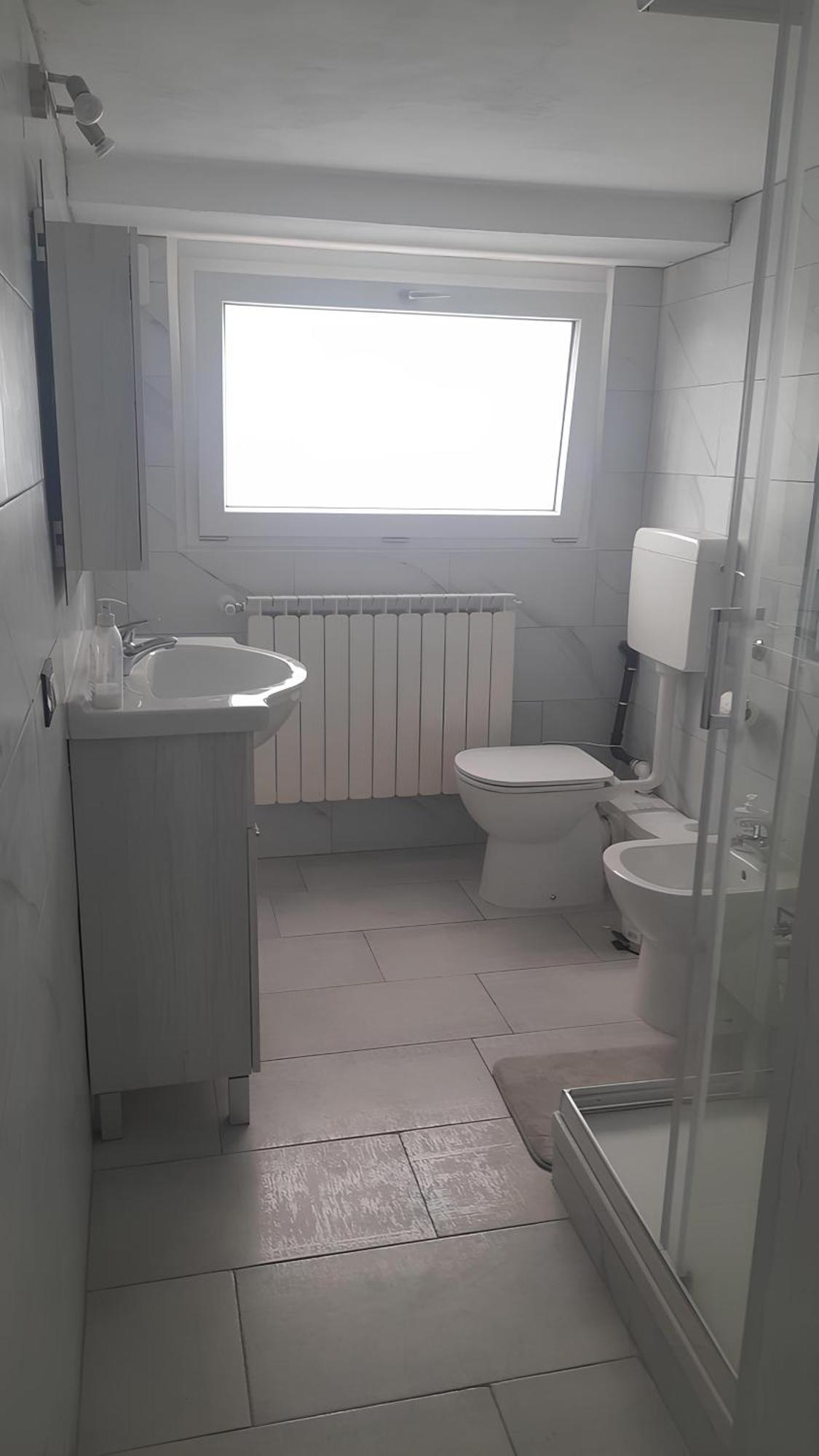 Ca' De' Mari At - Switzerland Apartment Uggiate-Trevano